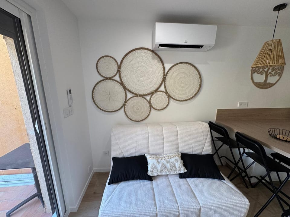 Le Petit Coin Bohème, 4 personnes, pieds dans l'eau Apartment in Agde
