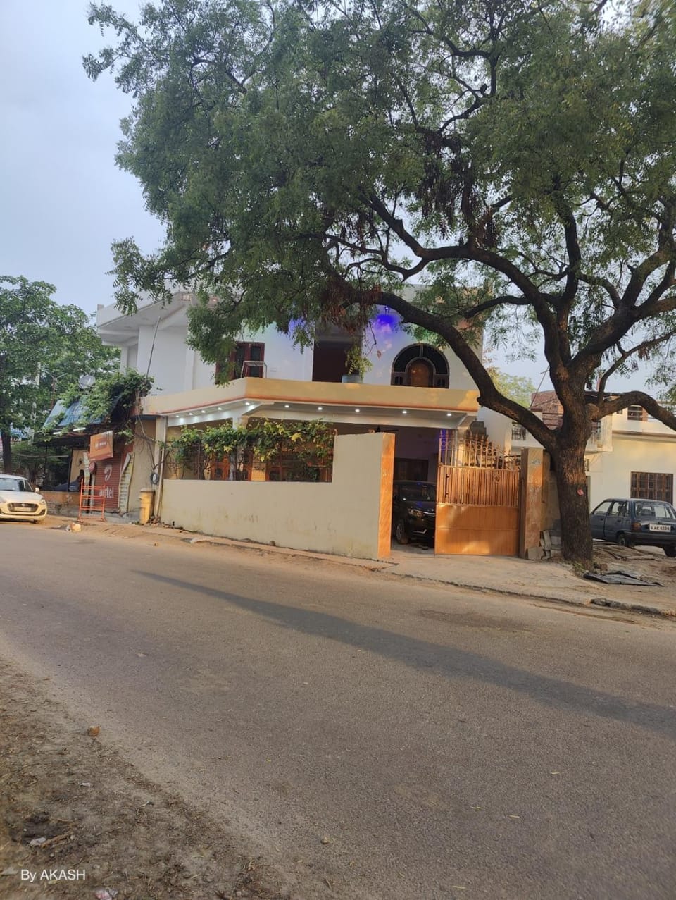 Akash Homestay Vacation rental in Lucknow