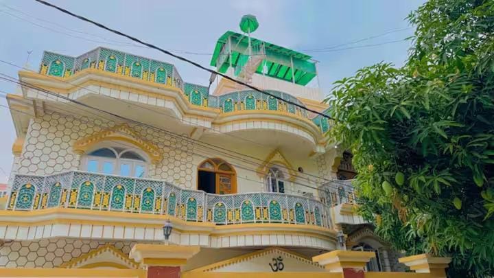 Luxury 3BHK Bunglow in Posh Colony Ground 102 Vacation rental in India