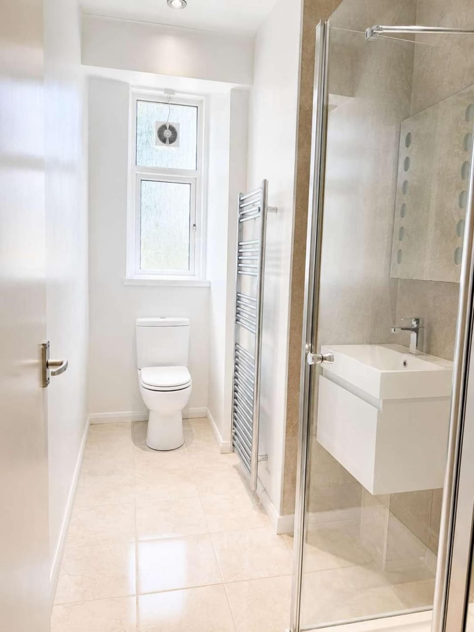 Shower, Toilet