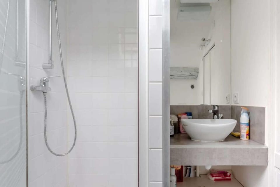 Shower, Bathroom, towels