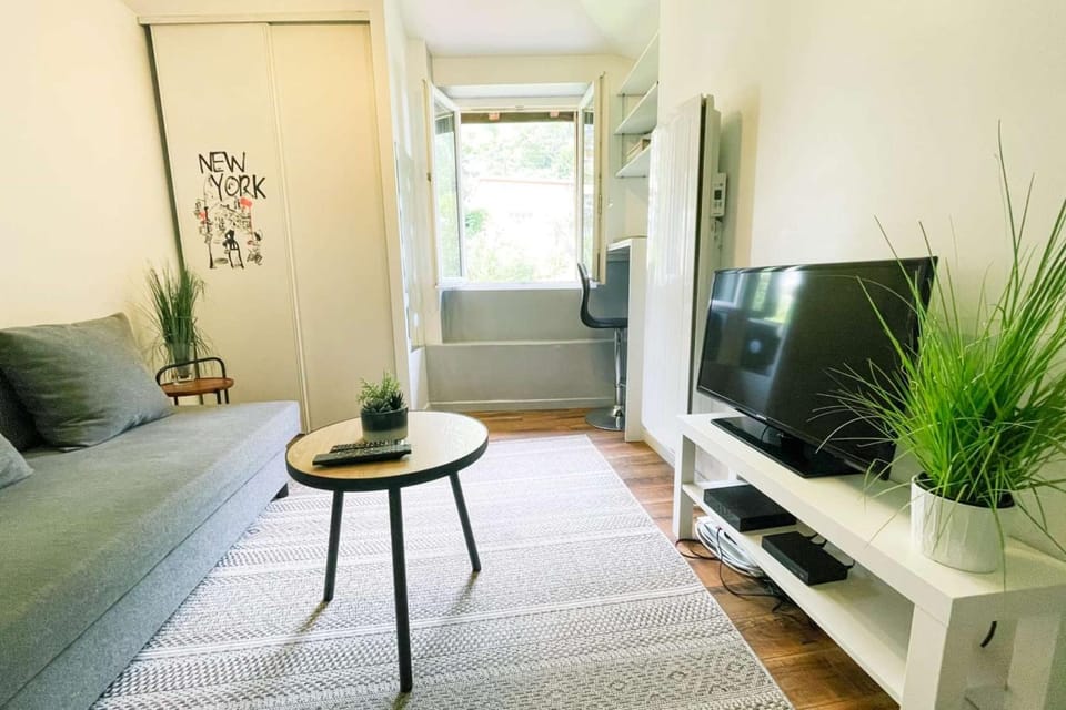 Communal lounge/ TV room, TV and multimedia, Living room, Seating area