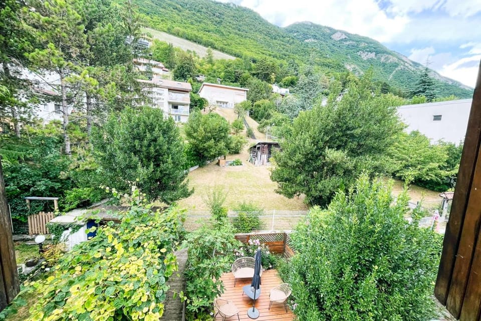 Spring, Day, Garden, Garden view, Mountain view
