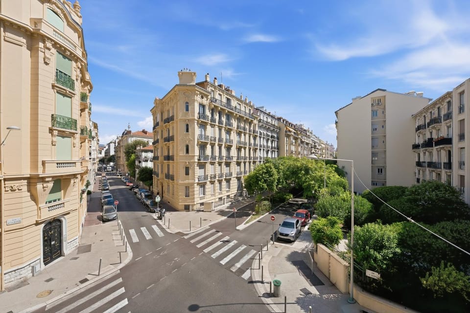 Property building, Day, City view, Street view, Location