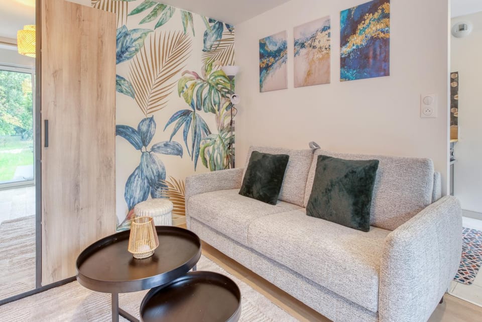 L Ecrin Vert Studio Chic Terrasse Privee Apartment in Saint-Cloud