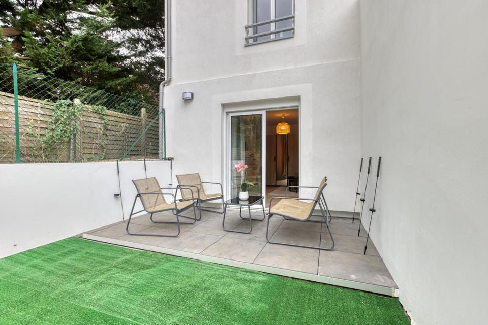 L Ecrin Vert Studio Chic Terrasse Privee Apartment in Saint-Cloud