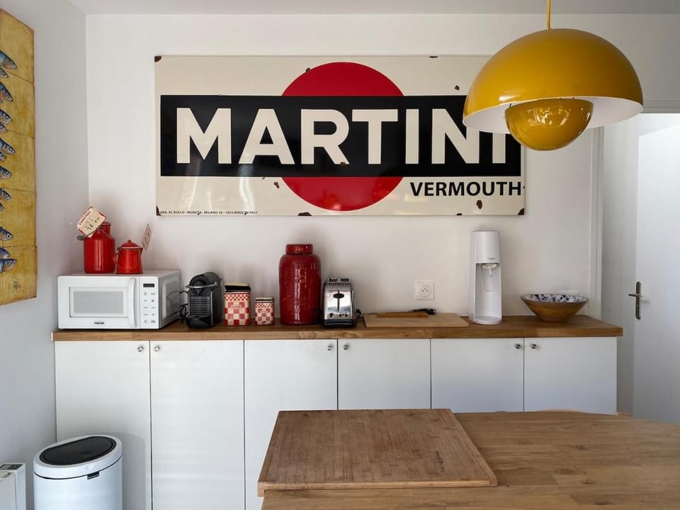 Coffee/tea facilities, Kitchen or kitchenette, microwave, toaster