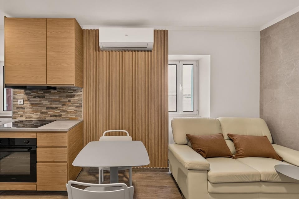 Kitchen or kitchenette, Living room, Seating area, Dining area, air conditioner