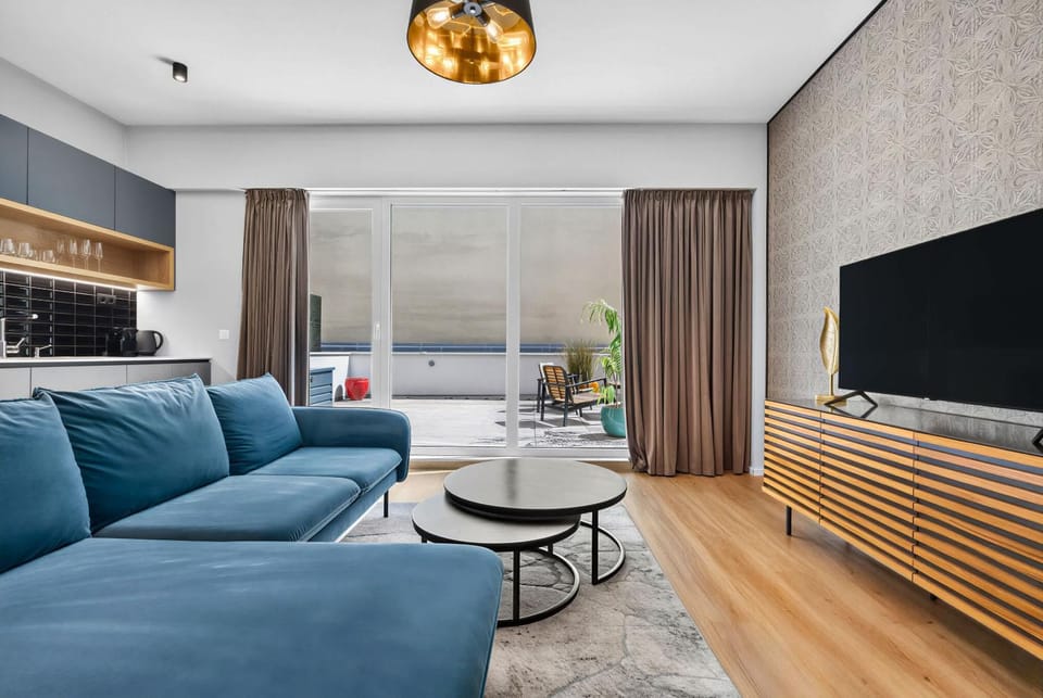 TV and multimedia, Kitchen or kitchenette, Living room, Seating area, Evening entertainment