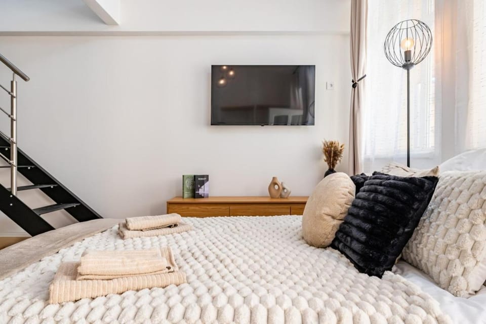 New Town City Loft with Free Parking Apartment in Prague