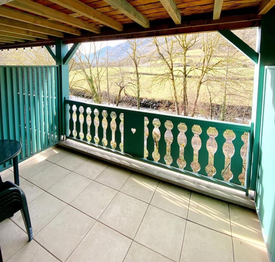 Beautiful studio for 4 people in residence with pool Apartment in Arreau