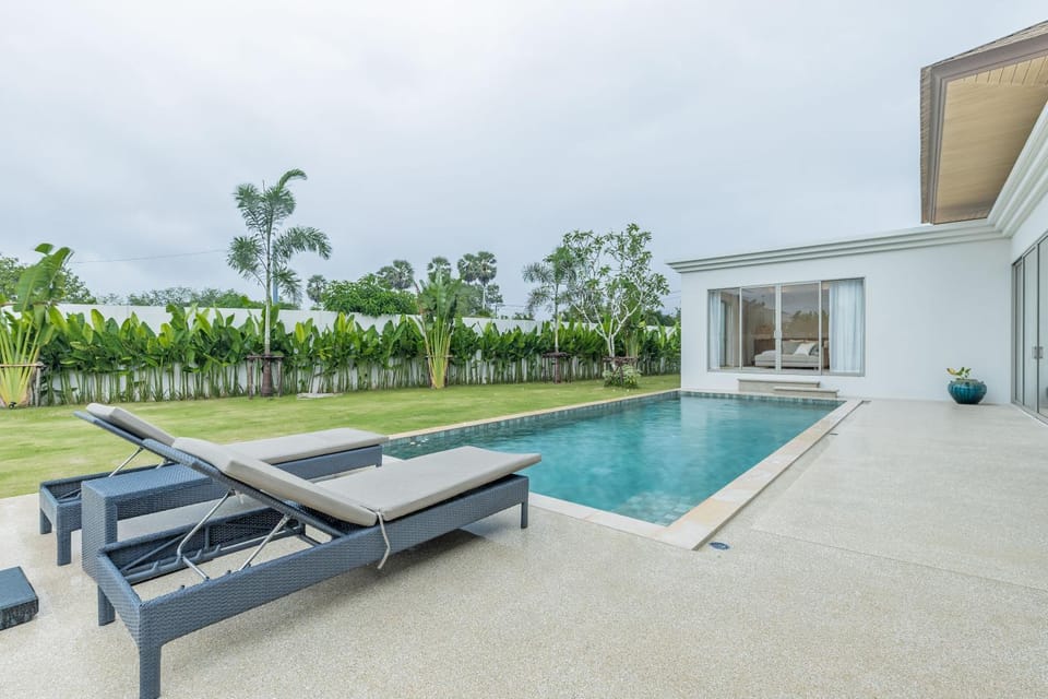 Patio, Spring, Day, Natural landscape, Garden, Garden view, Pool view, Swimming pool, sunbed