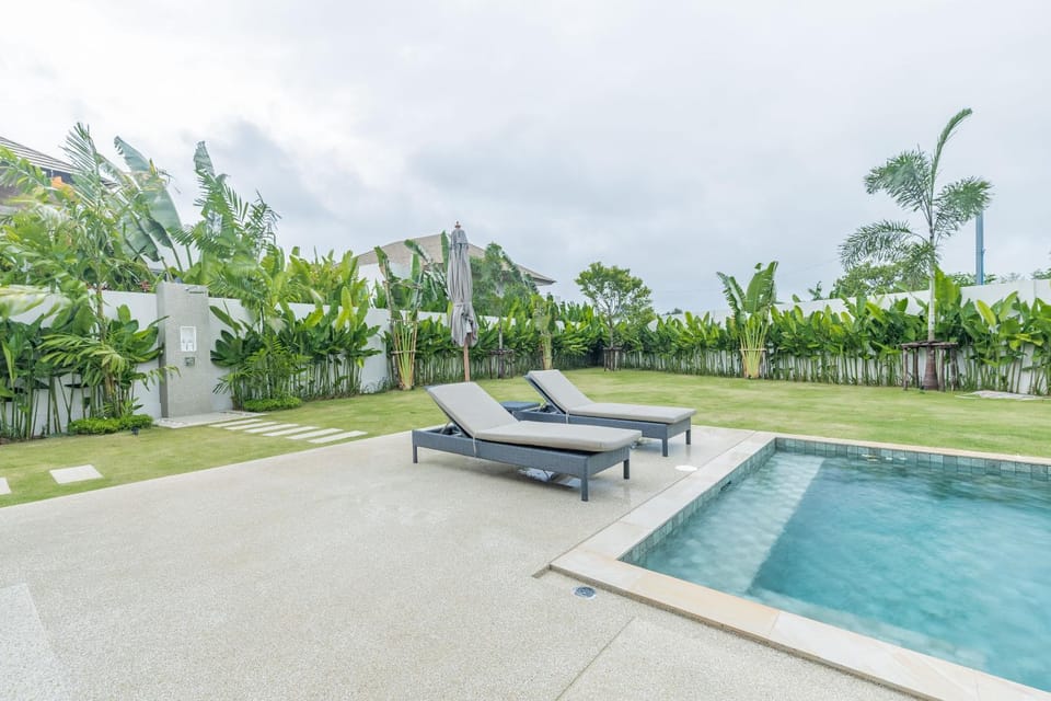 Spring, Day, Natural landscape, Garden, Garden view, Pool view, Swimming pool, sunbed