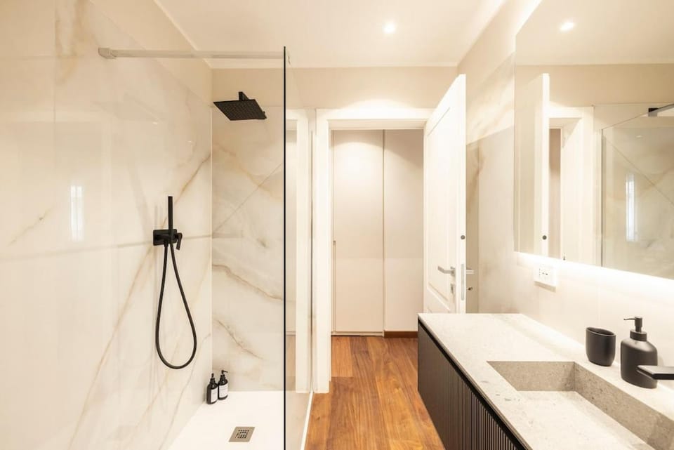 Shower, Bathroom, heating, towels