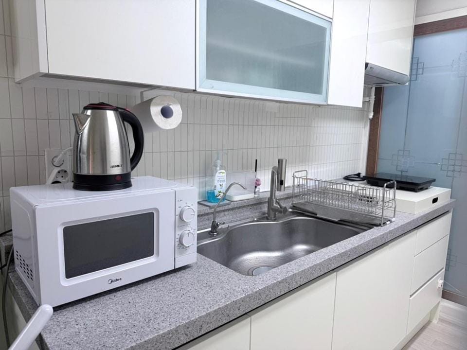 Stay ONE - Cozy 3BR Suite near Kocheok Dome & Airport Bus Apartment in Seoul