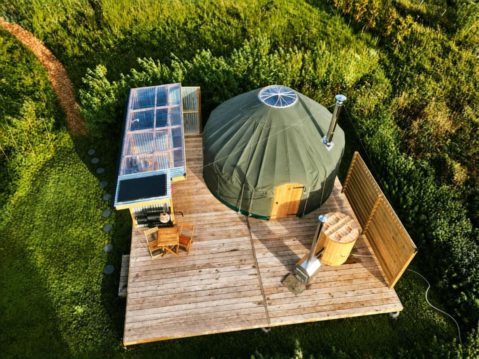 Off grid Yurt with wood fired hot tub and private facilities on the NC500 Luxury tent in Scotland