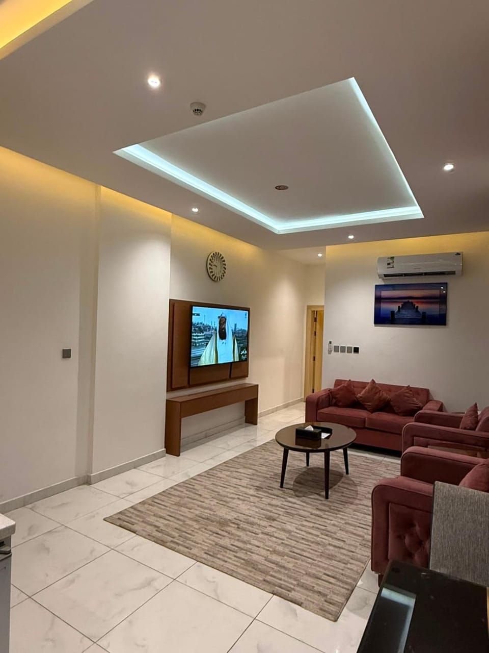 TV and multimedia, Living room, Seating area, Evening entertainment