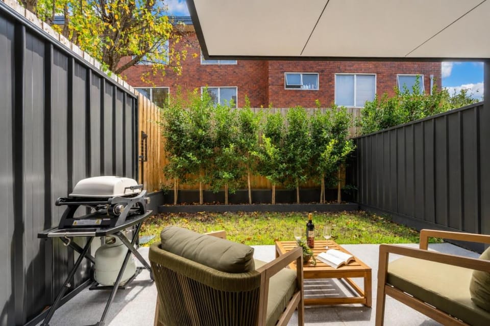 Patio, Spring, Day, Garden, Seating area, Garden view