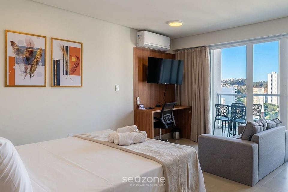 Bed, TV and multimedia, Balcony/Terrace, Living room, Bedroom, City view