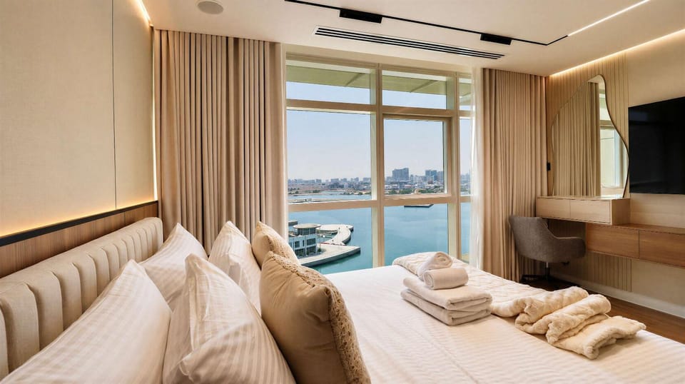 Bed, TV and multimedia, Bedroom, Sea view, towels
