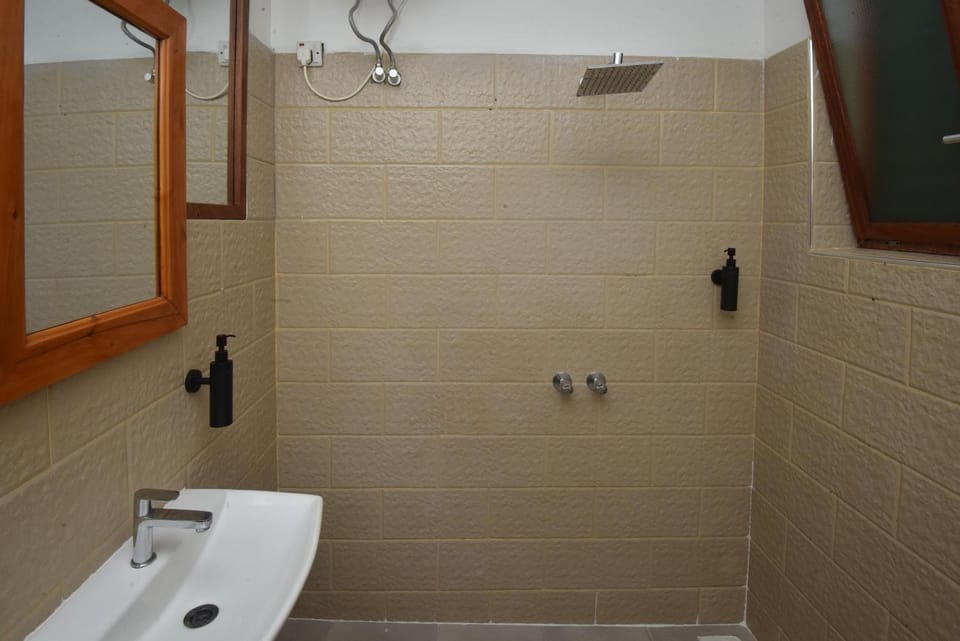 Cosy Stone town 2BEDROOM APARTMENT with parking Apartment in Tanzania