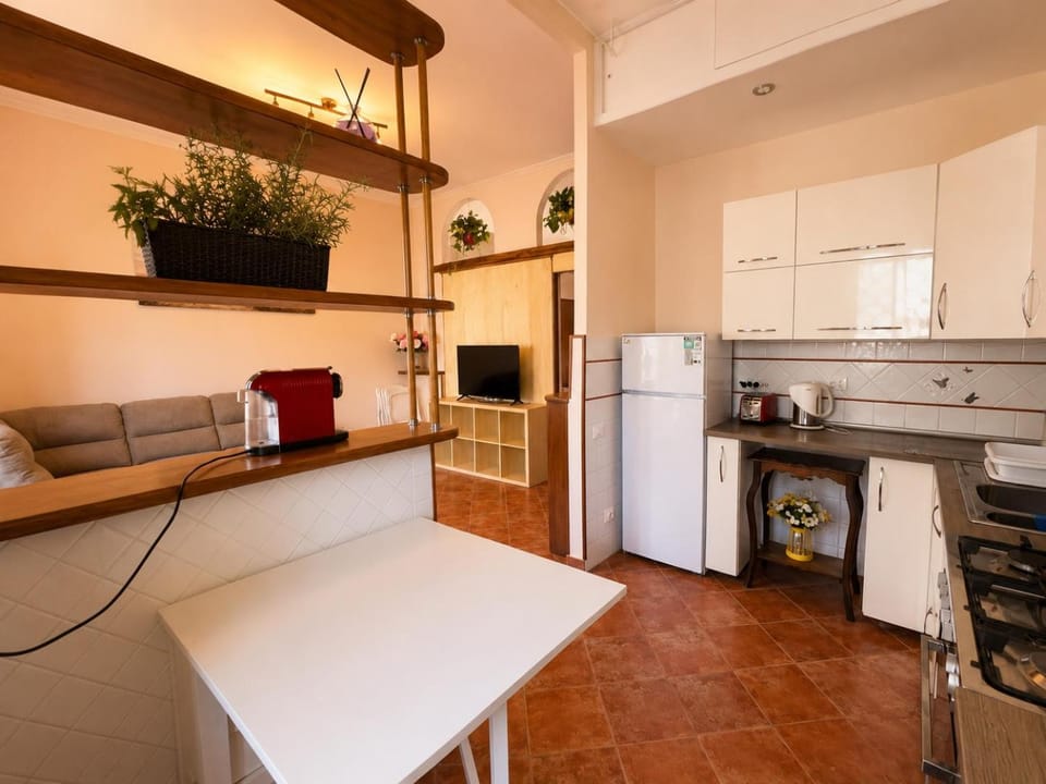 TV and multimedia, pet friendly, stove