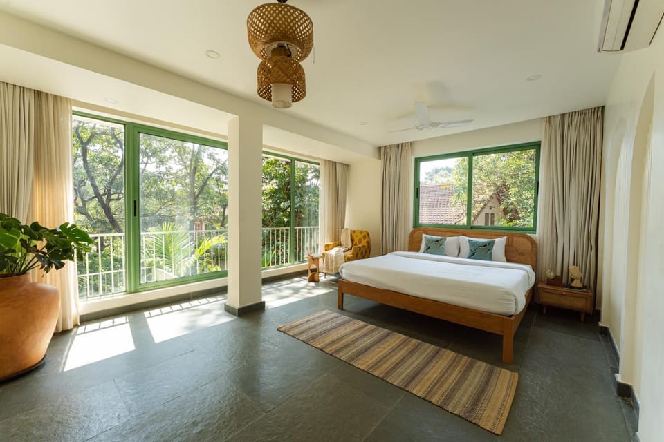 Bed, Photo of the whole room, Bedroom, air conditioner