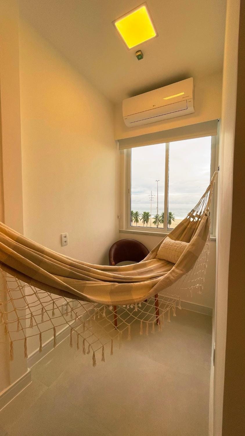 Bedroom, air conditioner