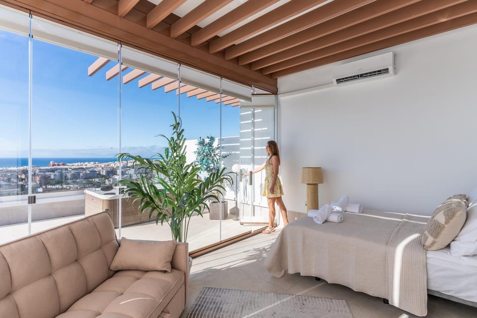 Bed, Day, View (from property/room), Balcony/Terrace, Photo of the whole room, Seating area, Bedroom, Sea view, air conditioner