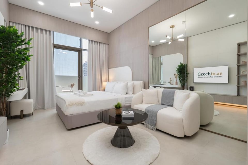 Cozy Modern Studio, JVC, Perfect Dubai Getaway Apartment in Dubai