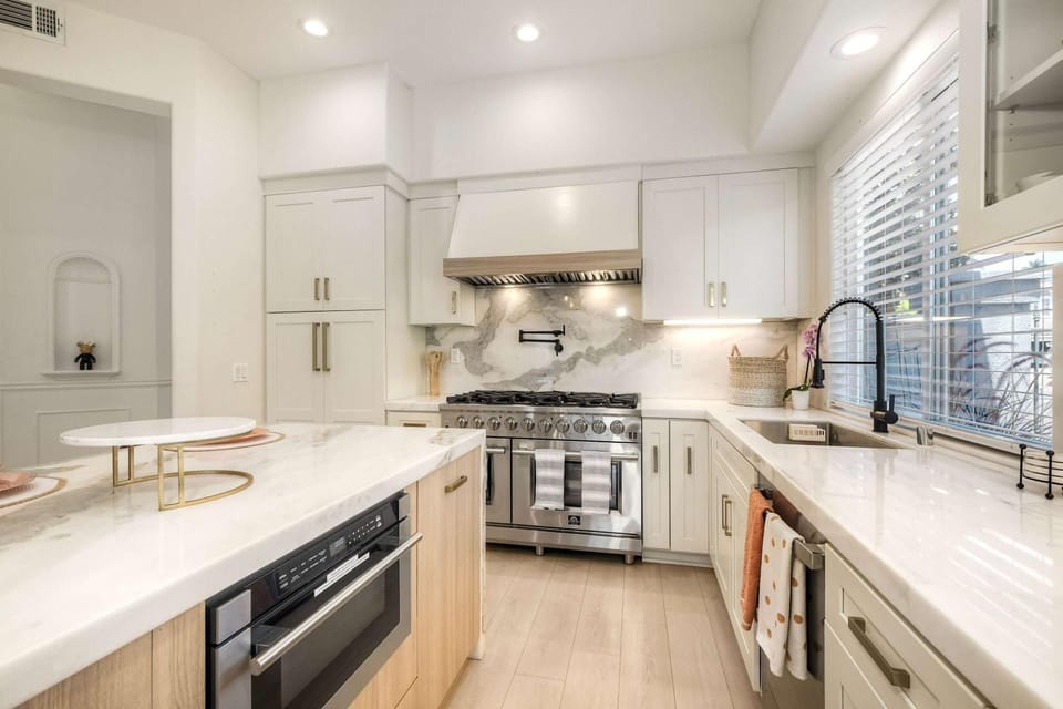 Brick & Beach Family Retreat House in Carlsbad