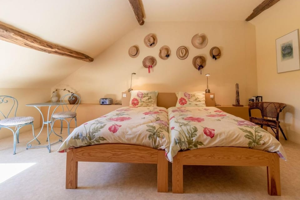 Property building, Living room, Bedroom