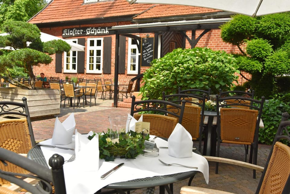 Restaurant/places to eat, Garden