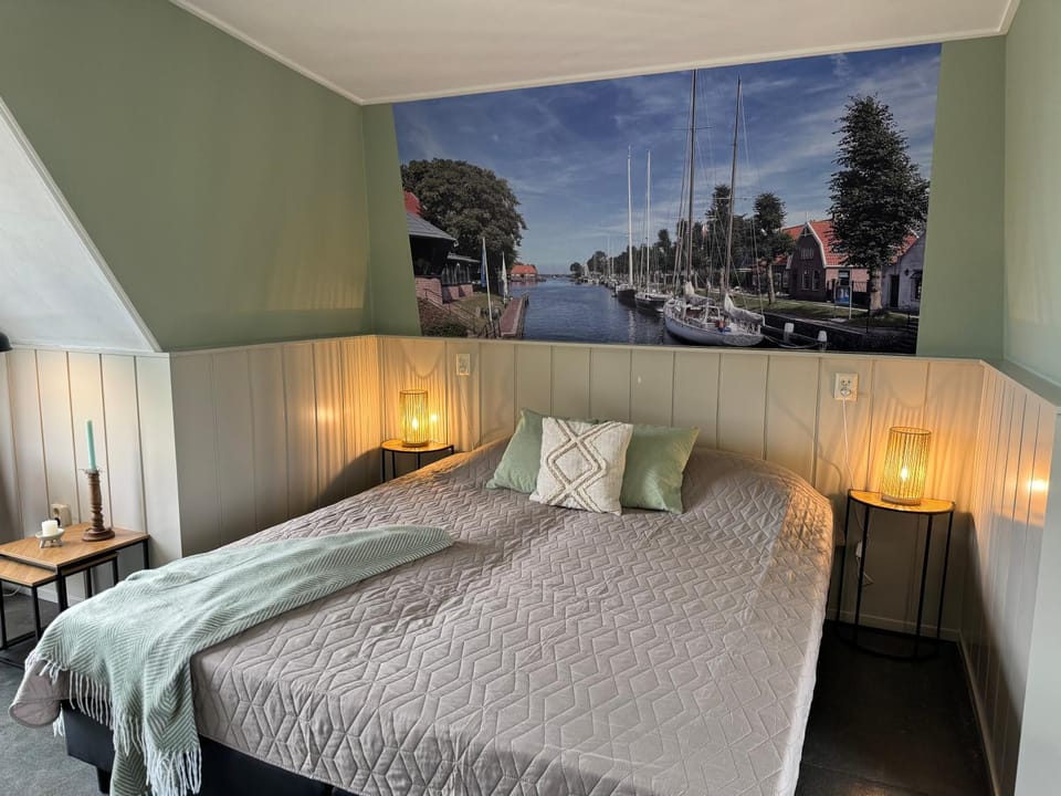 Bed, Bedroom