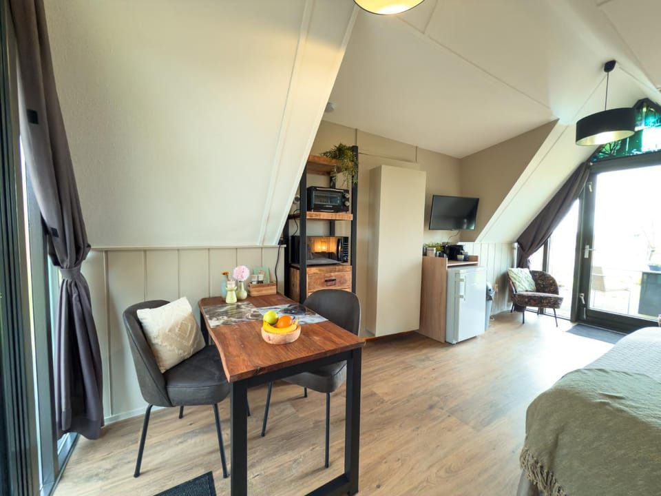 Hotelhuisjes Medemblik Hotel in Flevoland, Netherlands