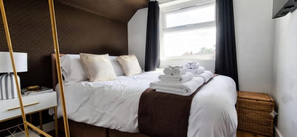 Spacious 4 Bedroom Home- NEC, Utilita Arena, BHX House in Metropolitan Borough of Solihull
