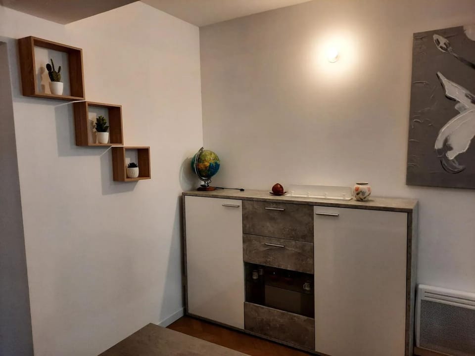 Maison confortable à Ervy-le-Châtel 60 m², terrasse House in Grand Est