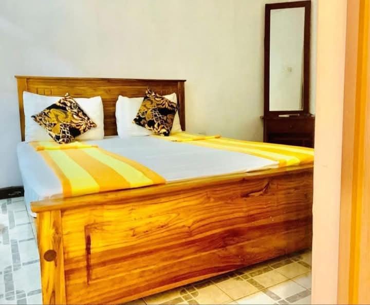 Royal Inn Anuradhapura Bed and Breakfast in Sri Lanka