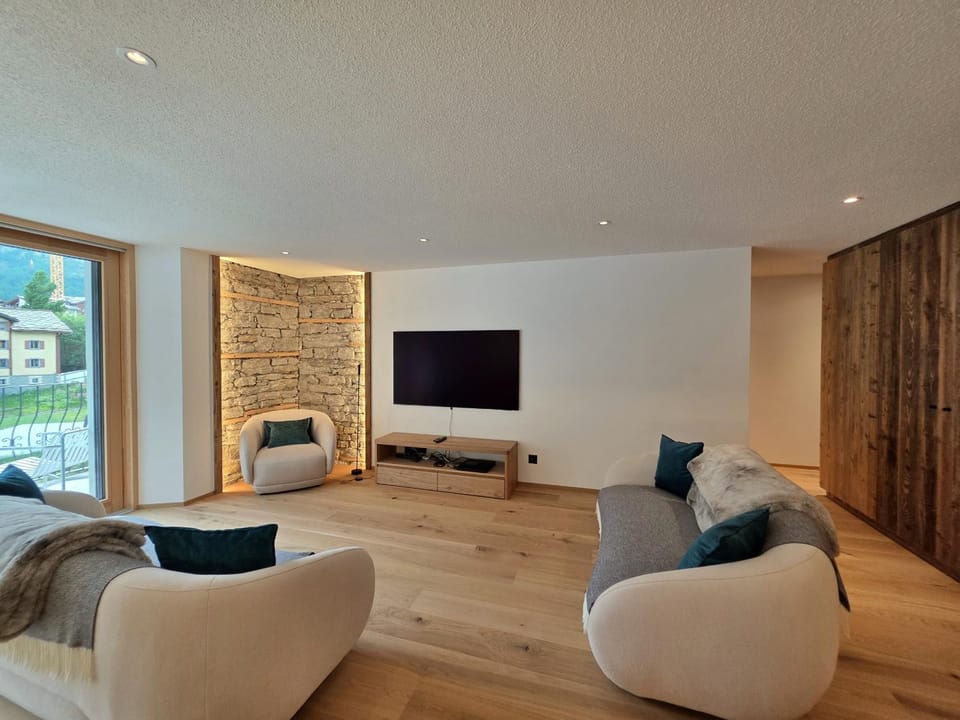 Communal lounge/ TV room, Living room
