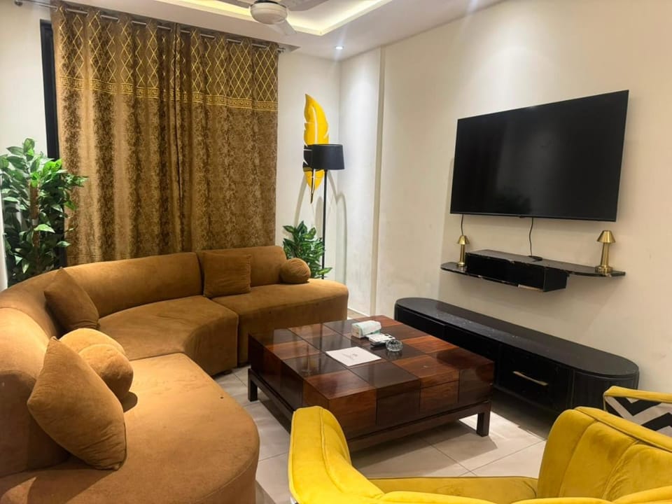 Spacious 2BR Apartment Zameen Aurum Gulberg Apartment in Lahore