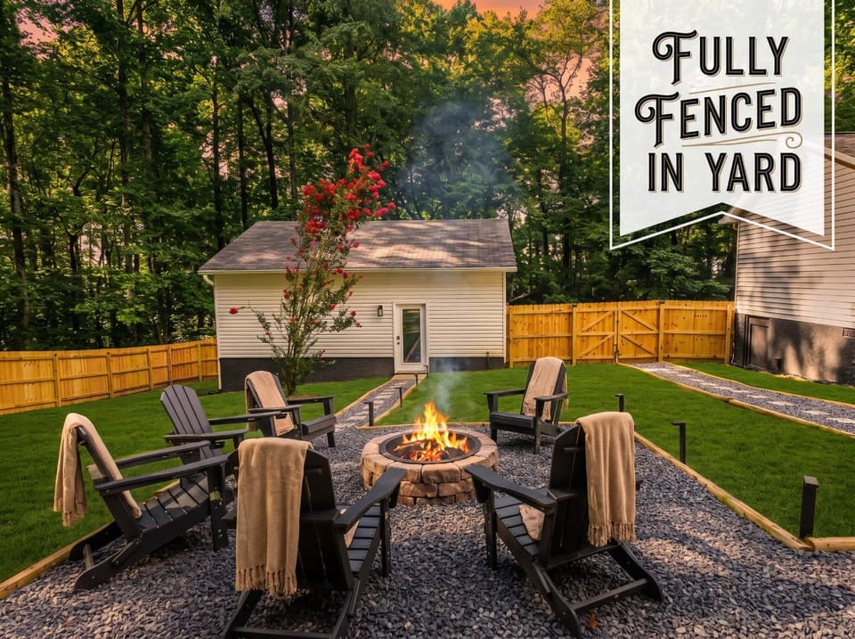 Weekend Vibes - 1 Level - Pool - Hot Tub - Fenced Yard House in Sevierville