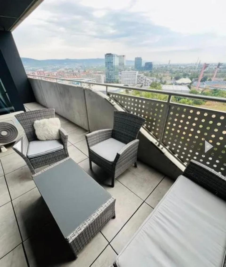 View (from property/room), Balcony/Terrace, Seating area