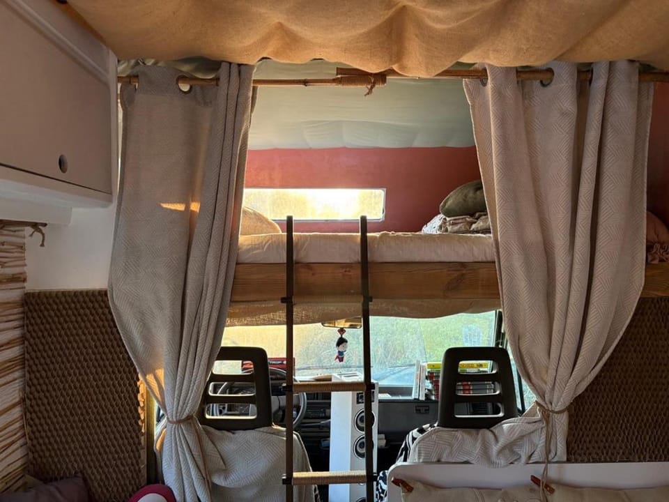 Marcel aux Flamants Roses Campground/ 
RV Resort in Occitanie