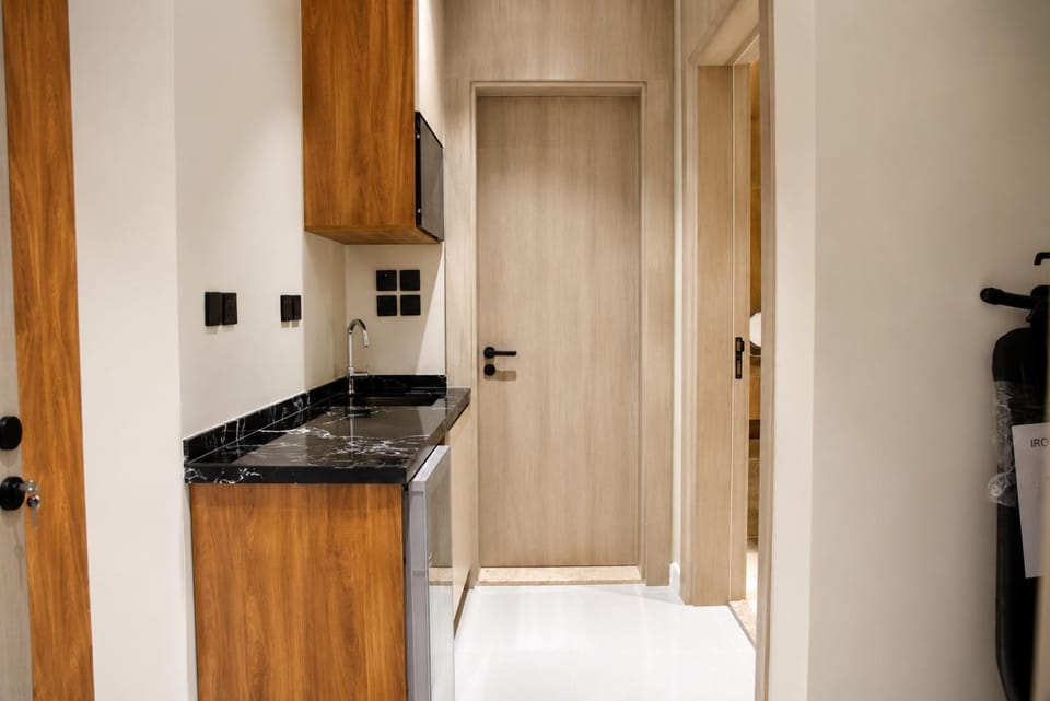 Coffee/tea facilities, Kitchen or kitchenette, microwave