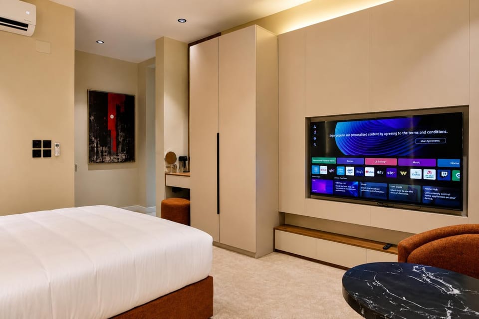 Bed, TV and multimedia, Photo of the whole room, Parking, air conditioner