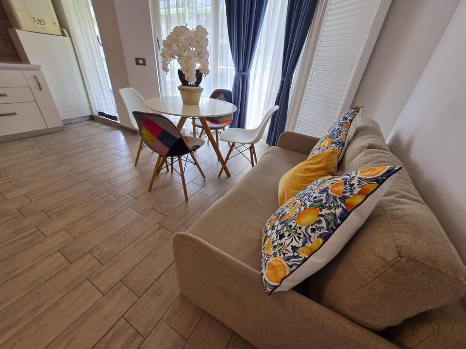 Belle Vue Studio - Beach Poll & Spa Resort langa plaja Apartment in Constanța County