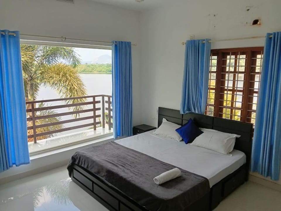 Bed, View (from property/room), Bedroom