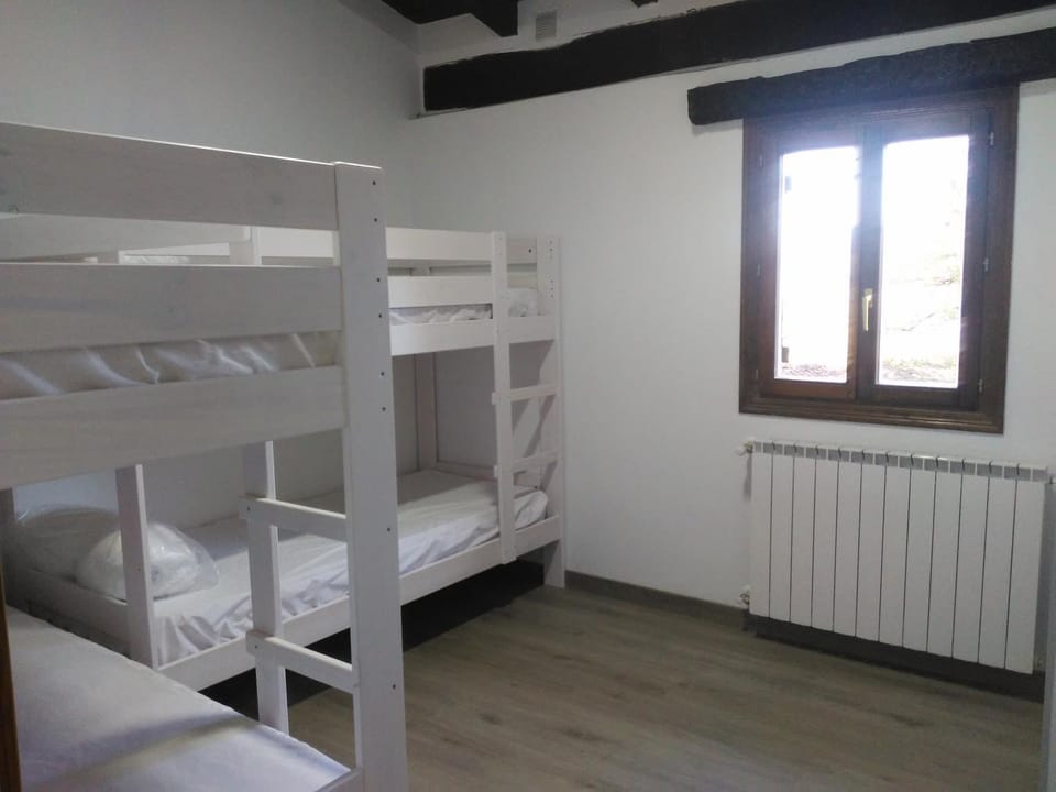 Photo of the whole room, bunk bed