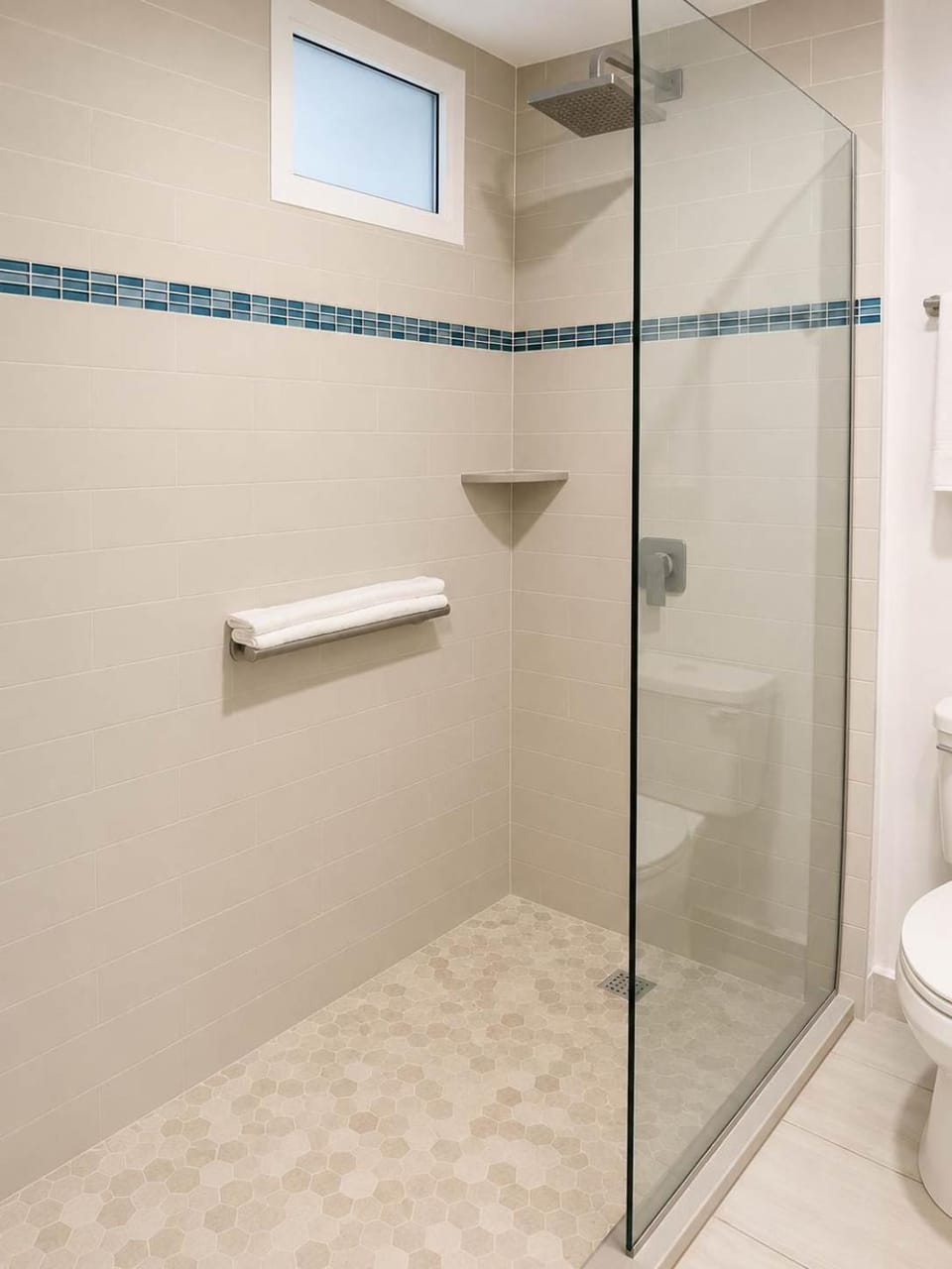 Bright Isla Verde Studio Steps to Beach & Dining Apartment in Carolina