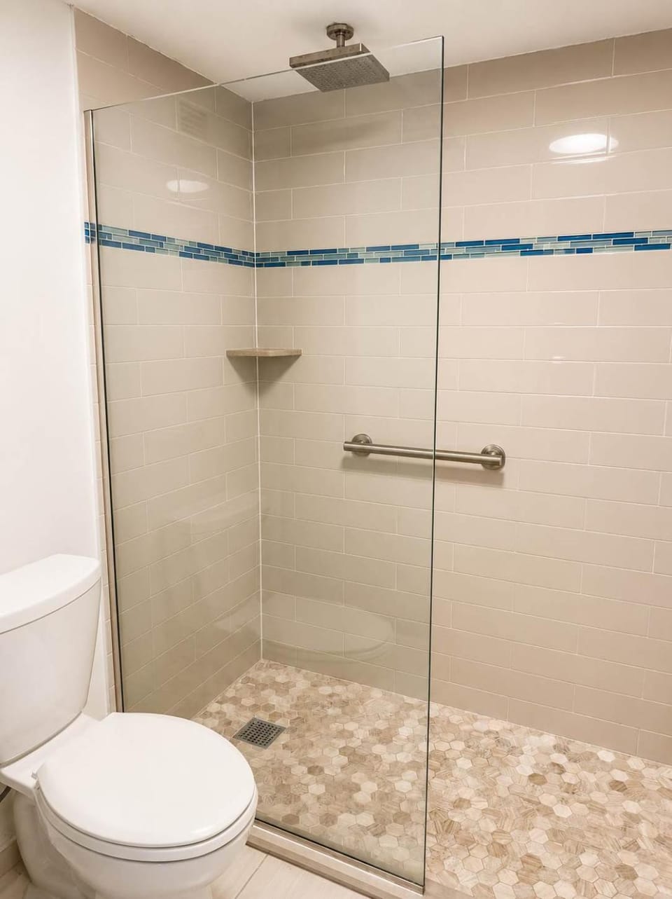 Ocean & Mountain View King Studio Isla Verde Apartment in Carolina